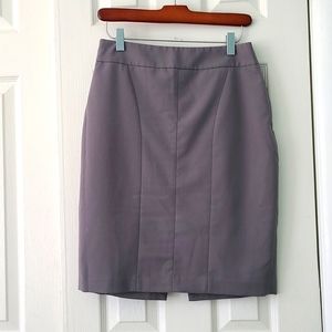 Gray pencil skirt with figure flattering seams